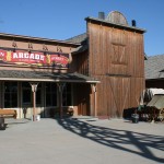The "Park System" is one of three audio zones featuring Technomad loudspeakers. Here, two Berlin loudspeakers are installed on the rooftop of an arcade. The "Park System" is one of three audio zones featuring Technomad loudspeakers